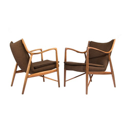 #116 Pair of Lounge Chairs by Finn Juhl in Walnut